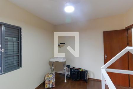 Casa à venda com 212m², 3 quartos e 5 vagas Casa à venda com 212m², 3 quartos e 5 vagasQuarto 01