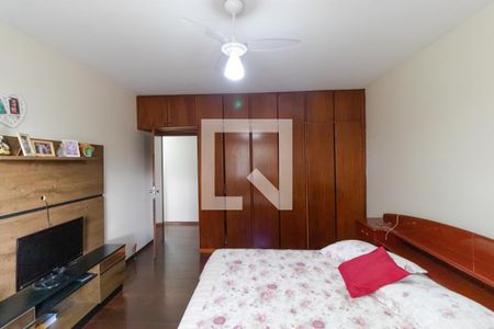 Casa à venda com 212m², 3 quartos e 5 vagas Casa à venda com 212m², 3 quartos e 5 vagasSuíte