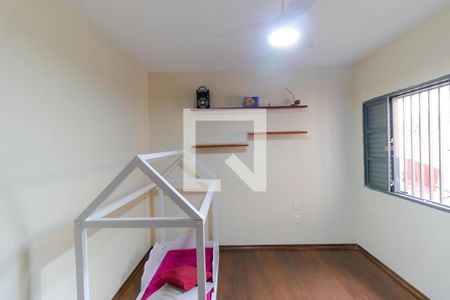 Casa à venda com 212m², 3 quartos e 5 vagas Casa à venda com 212m², 3 quartos e 5 vagasQuarto 01