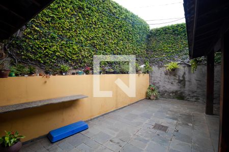 Casa à venda com 212m², 3 quartos e 5 vagas Casa à venda com 212m², 3 quartos e 5 vagasQuintal