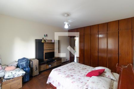 Casa à venda com 212m², 3 quartos e 5 vagas Casa à venda com 212m², 3 quartos e 5 vagasSuíte