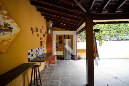 Casa à venda com 212m², 3 quartos e 5 vagas Casa à venda com 212m², 3 quartos e 5 vagasChurrasqueira