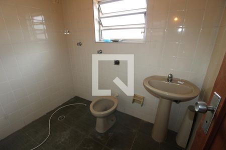 Casa à venda com 250m², 2 quartos e 3 vagasBanheiro