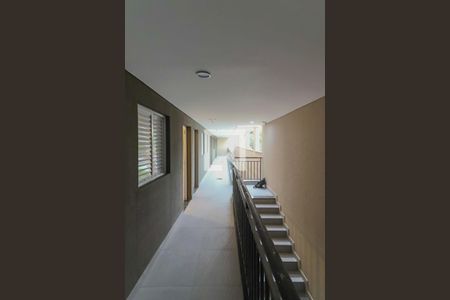 Corredor de apartamento para alugar com 1 quarto, 20m² em Jd. Rio Pequeno, São Paulo