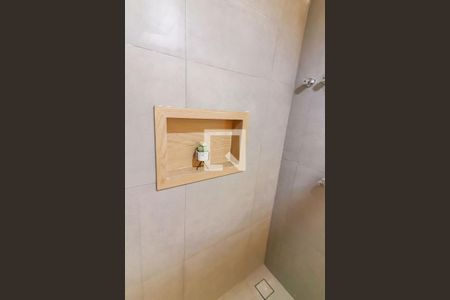 Banheiro de apartamento para alugar com 1 quarto, 20m² em Jd. Rio Pequeno, São Paulo