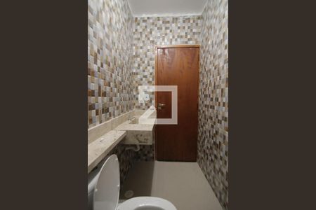 Casa à venda com 122m², 3 quartos e sem vagaBanheiro