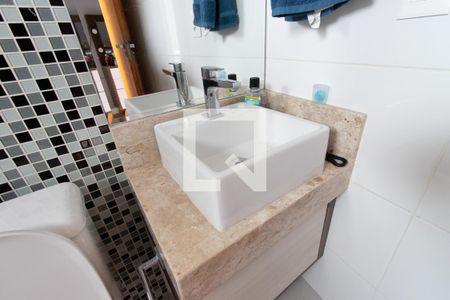 Casa à venda com 250m², 3 quartos e 4 vagas Casa à venda com 250m², 3 quartos e 4 vagasBanheiro do Quarto 1