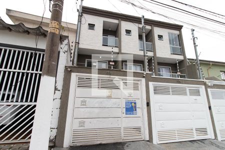 Casa à venda com 250m², 3 quartos e 4 vagas Casa à venda com 250m², 3 quartos e 4 vagasFachada