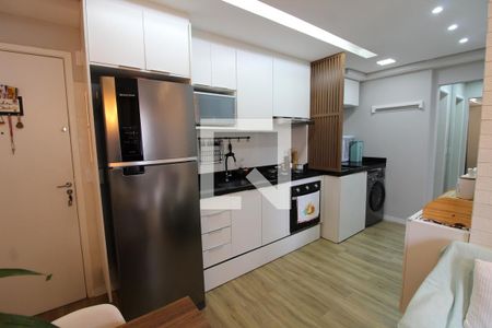 Sala/Cozinha de apartamento para alugar com 2 quartos, 40m² em Sítio da Figueira, São Paulo