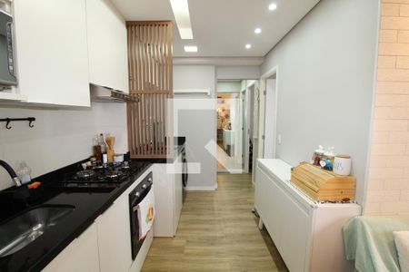 Sala/Cozinha de apartamento para alugar com 2 quartos, 40m² em Sítio da Figueira, São Paulo