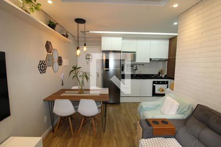Sala/Cozinha de apartamento para alugar com 2 quartos, 40m² em Sítio da Figueira, São Paulo