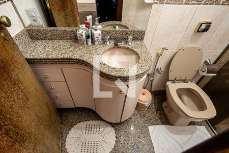 Casa para alugar com 354m², 5 quartos e 5 vagas Casa para alugar com 354m², 5 quartos e 5 vagasBanheiro da suíte