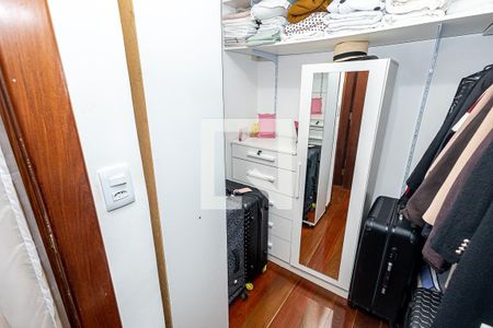 Casa para alugar com 354m², 5 quartos e 5 vagas Casa para alugar com 354m², 5 quartos e 5 vagasCloset