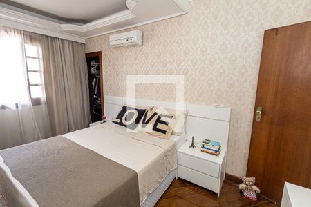 Casa para alugar com 354m², 5 quartos e 5 vagas Casa para alugar com 354m², 5 quartos e 5 vagasQuarto 2 / suíte / closet