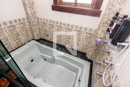 Casa para alugar com 354m², 5 quartos e 5 vagas Casa para alugar com 354m², 5 quartos e 5 vagasBanheiro social / hidromassagem