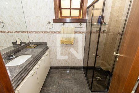 Casa para alugar com 354m², 5 quartos e 5 vagas Casa para alugar com 354m², 5 quartos e 5 vagasBanheiro da suíte