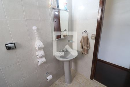 Casa à venda com 169m², 4 quartos e 2 vagasBanheiro