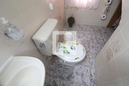 Casa à venda com 169m², 4 quartos e 2 vagasLavabo