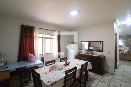 Casa à venda com 169m², 4 quartos e 2 vagasCopa