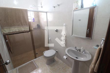 Casa à venda com 169m², 4 quartos e 2 vagasBanheiro
