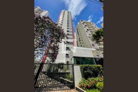 Apartamento para alugar com 58m², 2 quartos e 2 vagas Apartamento para alugar com 58m², 2 quartos e 2 vagasFachada