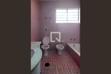 Casa à venda com 225m², 4 quartos e 3 vagas Casa à venda com 225m², 4 quartos e 3 vagasBanheiro Quarto 3 - Suíte