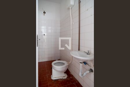 Casa à venda com 225m², 4 quartos e 3 vagas Casa à venda com 225m², 4 quartos e 3 vagasBanheiro de Serviço