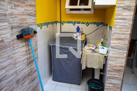 Casa de condomínio para alugar com 80m², 2 quartos e 1 vagaÁrea de Serviço