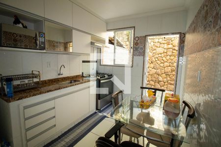 Casa de condomínio para alugar com 80m², 2 quartos e 1 vagaCozinha