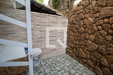 Casa de condomínio para alugar com 80m², 2 quartos e 1 vagaÁrea de Serviço
