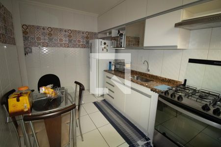 Casa de condomínio para alugar com 80m², 2 quartos e 1 vagaCozinha