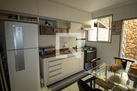 Casa de condomínio para alugar com 80m², 2 quartos e 1 vagaCozinha