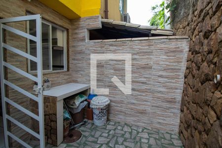 Casa de condomínio para alugar com 80m², 2 quartos e 1 vagaÁrea de Serviço