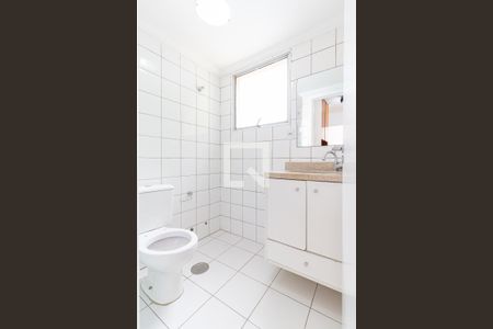Banheiro de apartamento para alugar com 2 quartos, 57m² em Vila Sofia, São Paulo