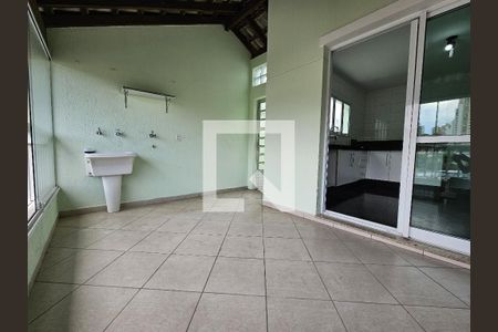 Casa à venda com 214m², 5 quartos e 4 vagasLavanderia