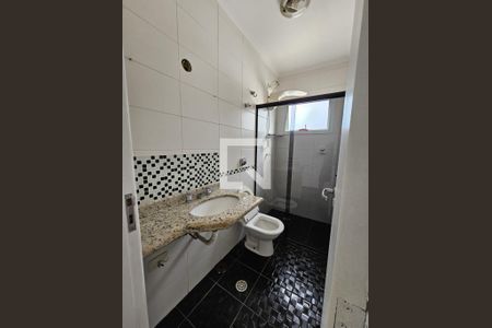 Casa à venda com 214m², 5 quartos e 4 vagasBanheiro 1
