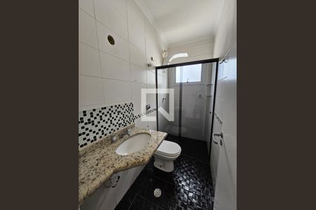 Casa à venda com 214m², 5 quartos e 4 vagasBanheiro 1