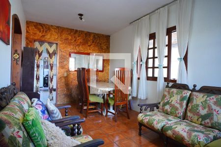 Sala de casa à venda com 8 quartos, 300m² em Jardim Carvalho, Porto Alegre