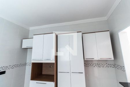 Casa à venda com 70m², 2 quartos e 2 vagasCozinha - Armários