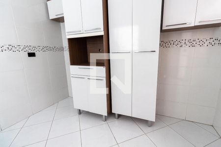 Casa à venda com 70m², 2 quartos e 2 vagasCozinha - Armários