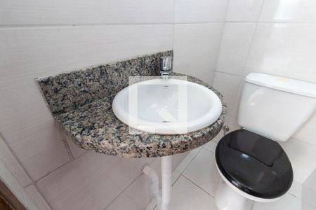 Casa à venda com 70m², 2 quartos e 2 vagasLavabo