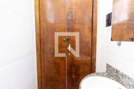 Casa à venda com 70m², 2 quartos e 2 vagasLavabo