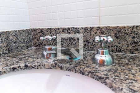 Casa à venda com 70m², 2 quartos e 2 vagasBanheiro - torneira