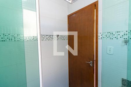 Casa à venda com 70m², 2 quartos e 2 vagasBanheiro da Suíte 1