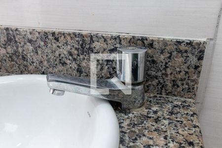 Casa à venda com 70m², 2 quartos e 2 vagasBanheiro - torneira