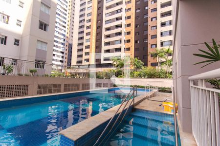 Apartamento à venda com 65m², 2 quartos e 2 vagasÁrea comum - Piscina
