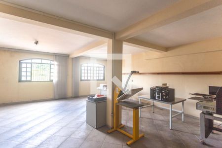 Casa à venda com 364m², 4 quartos e 6 vagasSalão