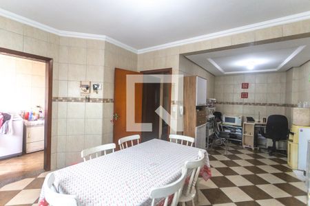 Casa à venda com 364m², 4 quartos e 6 vagasCozinha