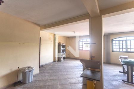 Casa à venda com 364m², 4 quartos e 6 vagasSalão