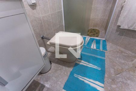 Casa à venda com 364m², 4 quartos e 6 vagasBanheiro suíte 2